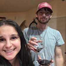 Is there a licensed therapist in Fulton, Missouri?