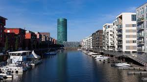 Max 500 m 60326 frankfurt (gallus), rebstöcker straße 20 stellplatz, personenaufzug, einbauküche 1.498,17 € kaltmiete zzgl. Ein Besuch Im Frankfurter Neubauquartier Westhafen