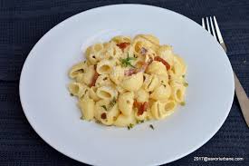 Cu alte cuvinte, piept de pui umplut cu o savuroasă compoziție de ciuperci cu ceapă. Paste Cu Piept De Pui Si Sos De Rosii Marinara Savori Urbane