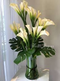 30 Alcatraces Atados Home Flowers Church Flowers Leaf Flowers Funeral Flowers In 2020 Tropical Flower Arrangements Large Flower Arrangements Flower Arrangements Simple