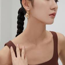 Ms. Donna Geometric With Pearl Stud Earrings in Metallic