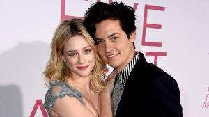 Obsessed with riverdale and everything cole sprouse? Lili Reinhart Und Cole Sprouse Trennung Nach Zwei Jahren