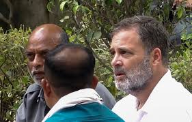 Leader of opposition in #LokSabha, #RahulGandhi on Friday interacted with autorickshaw  drivers in #Delhi's Bengali Market area, sitting down with them over lunch  as they spoke about rising expenses and daily struggles.