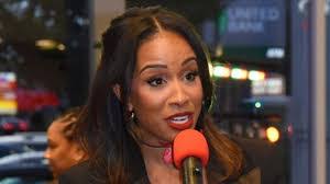 Jeanette Roque's Instagram, Twitter & Facebook