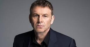 Ο απόστολος έχει ένα μεγάλο καλό, ξέρει να λέει συγγνώμη. O Apostolos Gkletsos Milaei Tet A Tet Gia Ola Ston Taso Tryfwnos