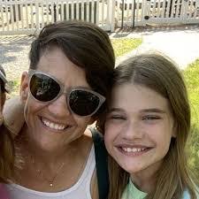 Jodi Robertson's Instagram, Twitter & Facebook