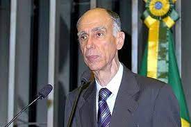 Exerceu o cargo de senador de 2003 até 2011. Gydtvduhoizesm