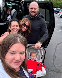 Woke up at 4 AM, drove six hours to @gigisplayhouse_twincities, and now I'm  making the six hour drive back just in time to be home for my podcast  tomorrow! I had so