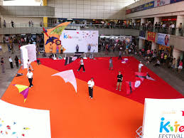 3 $$ moderate shopping centers. Hdb Mall Area
