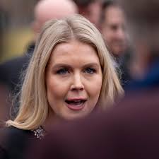 White House says it's judges cusing a 'constitutional crisis'