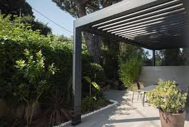 Pergola Bioclimatique A Lames Orientables Camargue Pergola Bioclimatique Pergola Pergola Terrasse