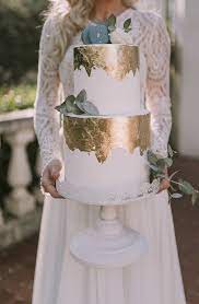 Let Them Eat Cake Get Inspired By These Lovely Wedding Cakes Floral Wedding Cakes Wedding Cake Two Tier Gold Wedding Cake