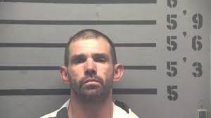 Police: Hopkins County man caught stealing fuel tries to flee from officers 