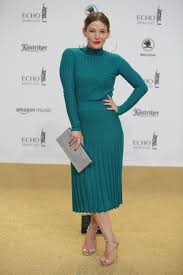 Mit hellblonder perücke und blauem kleid sieht man nun also michaelsen. Jeannine Michaelsen Photos Photos Echo Award 2018 Red Carpet Arrivals Red Carpet Fashion Awards