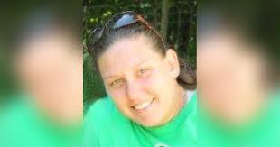 Erin Groves's Instagram, Twitter & Facebook