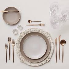 Hermanas Bolena Decoracion La Mesa Perfecta Como Combinar Vajillas Cristalerias Y Cubiertos P Decoracion De Comedor Decoracion De Unas Juegos De Vajilla