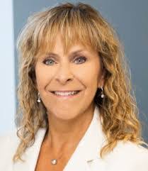 Kim Bassett's Instagram, Twitter & Facebook