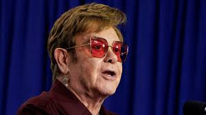 Elton John melder at han har alvorlig øyeinfeksjon