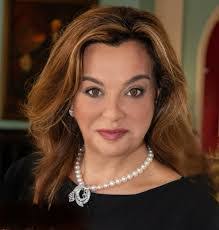 Beth Manwaring's Instagram, Twitter & Facebook