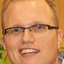 Vom Plakatunfall und der “Aussitzerpartei” DAP › Jochen Ott