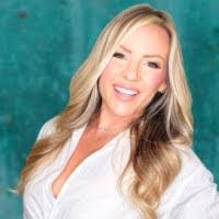 Kristal Bogle's Instagram, Twitter & Facebook