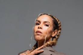 Verónica Batista estrenará la segunda temporada de su programa “Fuera de  Liga”