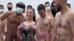 29 Fellows Jizm In Facehole With Nadja Lapiedra