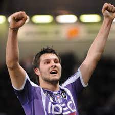 Sang bleu et blanc (marsella no de. French Striker Gignac Earns First Cap For Les Bleus
