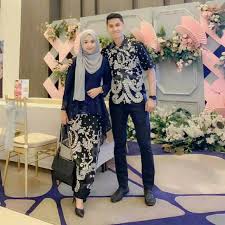 Jika anda merasa pencarian anda belum sesuai dengan keinginan, anda bisa menggunakan form pencarian yang kami sediakan. Harga Kebaya Hijab Batik Couple Terbaik Juli 2021 Shopee Indonesia
