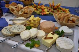 Le Brunch Pour Lendemain De Mariage Plateau De Fromage Fromage Idee Recette