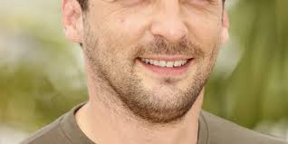 Your #1 spot for subtitled european tv series and telenovelas. Mathieu Kassovitz 1967 Portrait Kino De