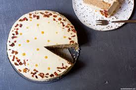 Leite deine eigene bäckerei und serviere. Ahornsirup Bacon Torte Zuckerbackerei