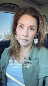 Rena Mathews's Instagram, Twitter & Facebook