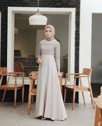 Batik bisa dibuat menjadi baju desain. 10 Ide Dress Kondangan Berbahan Satin Mewah Bisa Dibuat Minim Budget