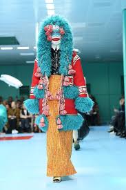 A Gucci Model Carried Her Own Severed Head On The Runway Fashion Fashion Design Clothes Gucci Models