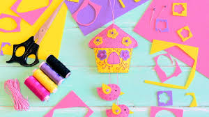Cadre en métal bleu, support inclinable, écran tactile. Activites Maternelle Printemps Idees Bricolage De Printemps Avec Les Enfants Bricolage Oiseau Maternelle Pour Decoration Un Max D Idees
