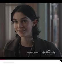 🎥🎞Possible Spoiler🎞🎥 🎥🎞 🎞🎥 🎥🎞 🎞🎥 🎥🎞 As I was reading through  my Season 2 posts, I noticed that Susanna and Casey look very similar.  Susanna could be the older version of