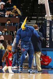 Dallas mavericks mascot thunder preforms his routine during. Nba Playoffs Dame Lillard Told A Great Story About Warriors Mascot