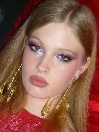 Vivian Wilson lief bei der NYFW für Dauphinette, Prabal Gurung und Alex  Bittar. : r/Fauxmoi