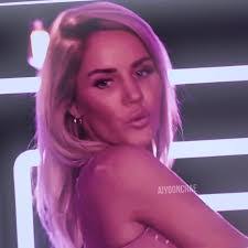 Mallory Summers's Instagram, Twitter & Facebook