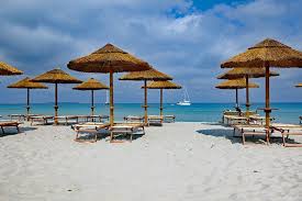 Informazioni e servizi turistici per la riviera del conero: La Riviera Del Conero Pronta Al Debutto Della Stagione Estiva In Spiaggia Con Numero Verde E App