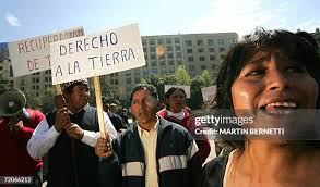 77 Indigenas Mapuches Photos & High Res Pictures