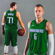 In unison with a retro court design the mavericks are debuting next season, dallas will once again wear its green 'hardwood classic' uniforms that give a nod to previous generations of dallas. Skyler In Dallas On Twitter What If The Mavs Had Decided To Bring Green Back Into This Year S Statement Jersey Greenitback