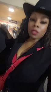 Krystal Latham's Instagram, Twitter & Facebook