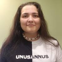 Kristen Quint's Instagram, Twitter & Facebook