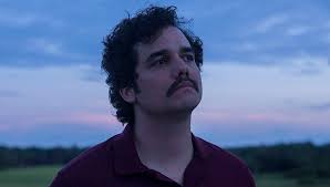 + hayatı birçok filme ve diziye konu olan, 1993'te hayatını kaybeden uyuşturucu baronu pablo escobar'ın hayatını konu alan narcos'un 2 sezonuna dair tüm bölümler geçtiğimiz hafta netflix. Netflix Finally Beats Journalist S Copyright Suit Over Narcos The Hollywood Reporter