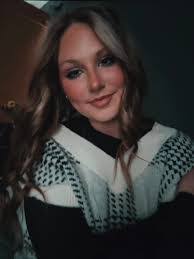 Renee Keogh's Instagram, Twitter & Facebook