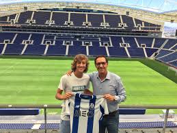 Subscreve a newsletter oficial do fc porto. Fc Porto Auf Twitter Fabio Silva Recebeu Uma Camisola De Fernando Gomes No Regresso A Casa O Fc Porto E O Clube Que Amo Https T Co 84nsaqlnmm Https T Co 5cpjhtlydr