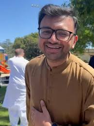 PGY-1 Spotlight time!! 🌟 Meet Ahmer Memon, MD 📍 Where they're from:  Islamabad, Pakistan 🏫 Medical school: Shifa College of Medicine, right in  the heart of Islamabad 🇵🇰 💙 Why Los Robles: