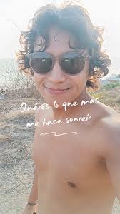 Y no les pasa que a veces vuelves a tus fotos y ves aquello que te hacía  sonreír y te recuerdas de personas, lugares, momentos compartidos,  música... Y dices wow esto me recuerda el poder de una ...